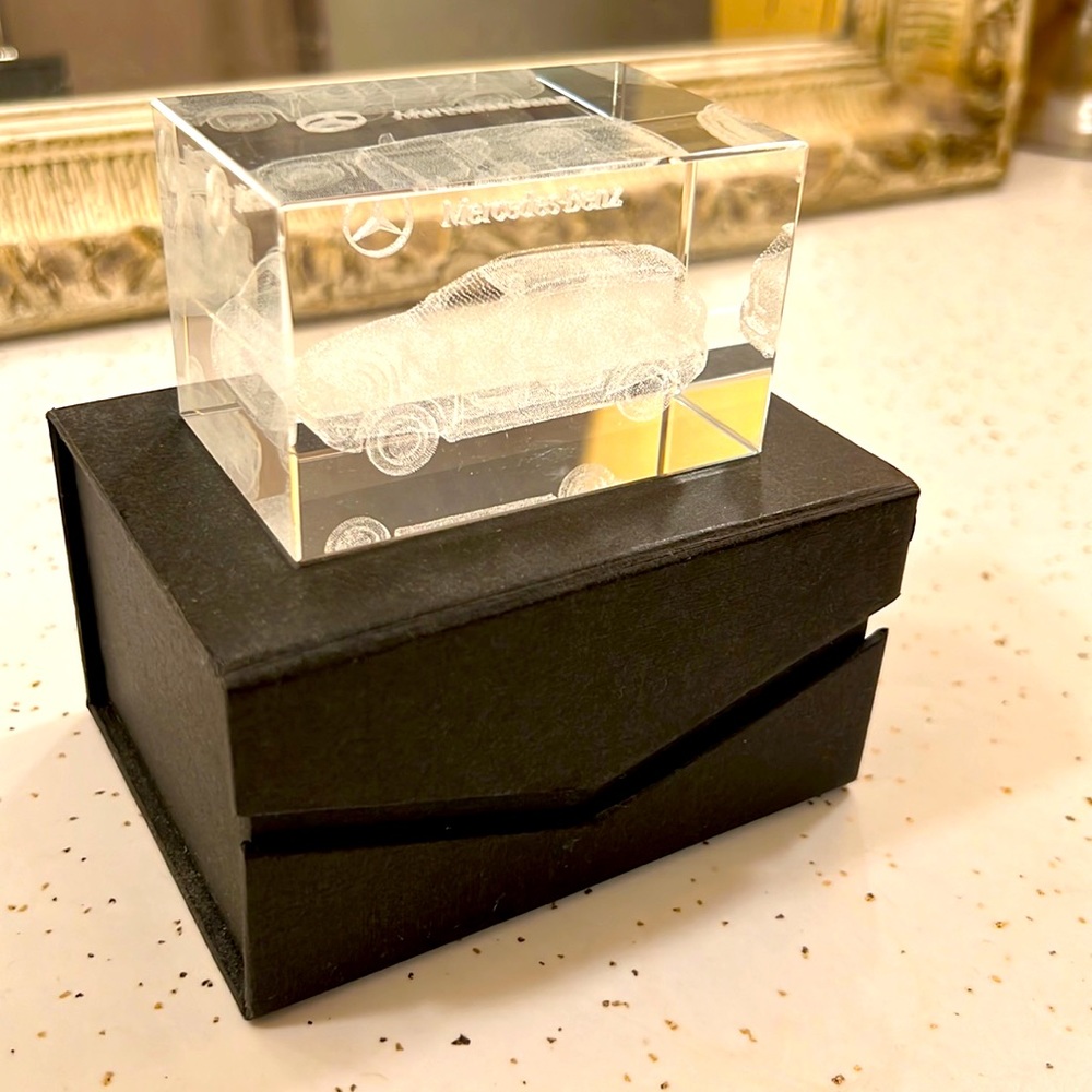 Mercedes-Benz 3D Glass Collectors Piece
